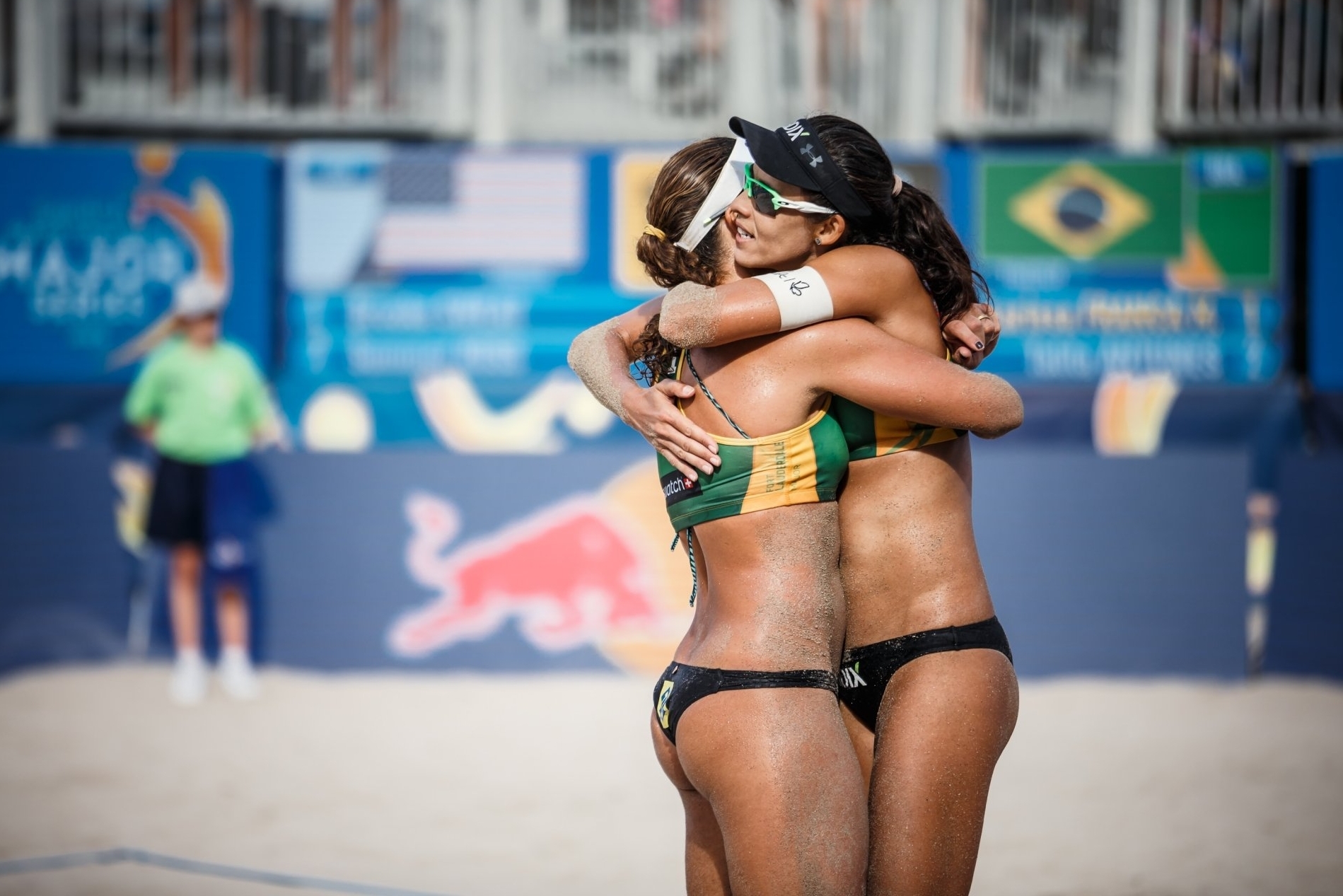 Larissa/Talita have cruised into the knockout stages
